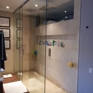 Visita para división de baño en vidrio templado